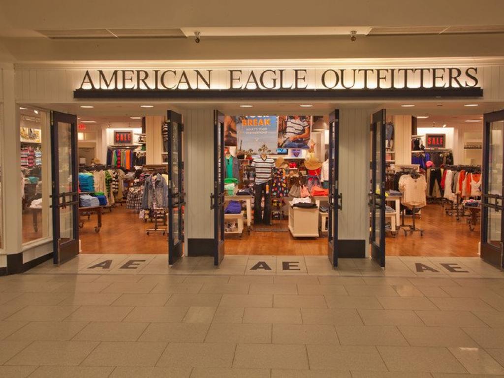 American Eagle Outfitters - CLOTHING AND ACCESSORIES 
