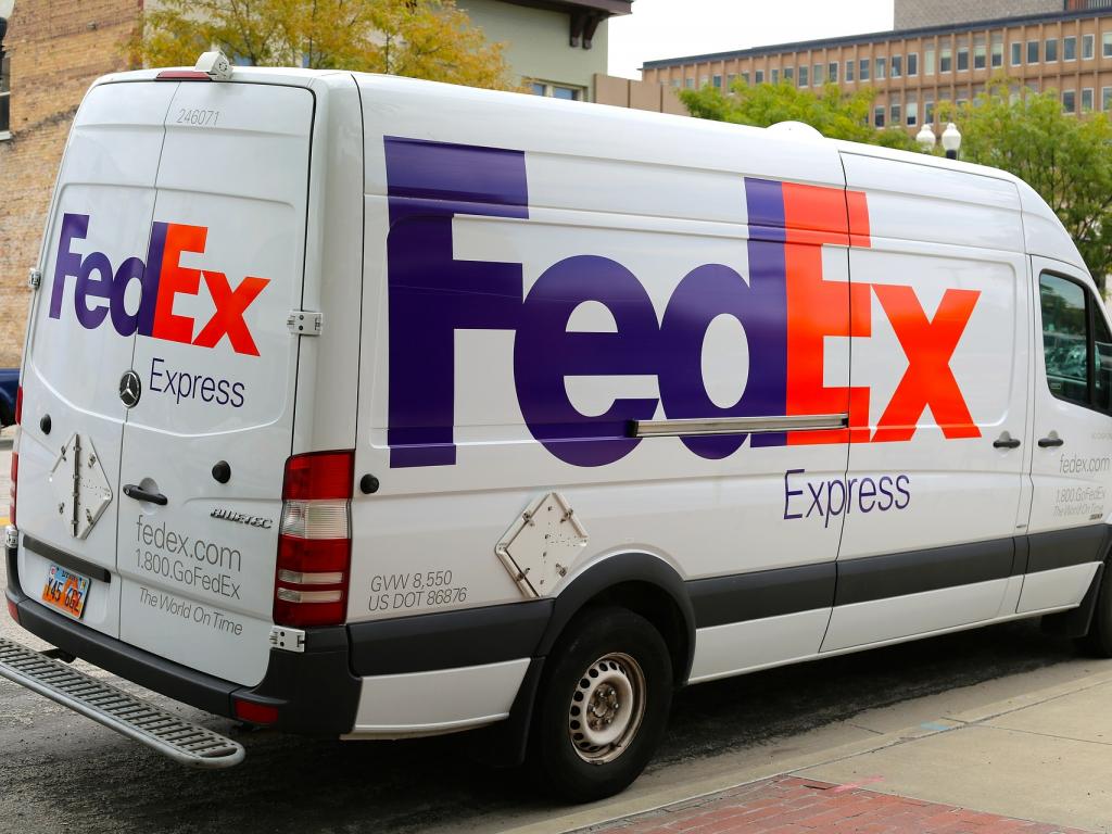 FedEx Misses Estimates on Costs at Ground-Shipping Unit