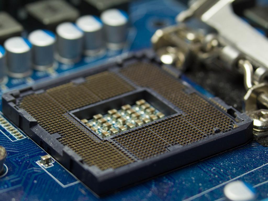 Intel Processor With AMD Graphics Is Coming (NASDAQ:AMD ...